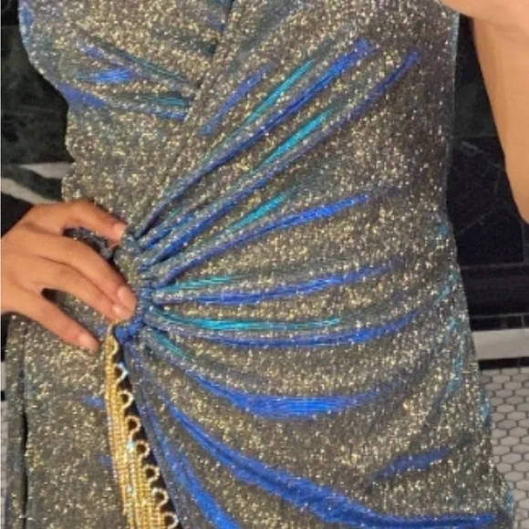 Elegant Glitter Dress - Picture 6 of 11